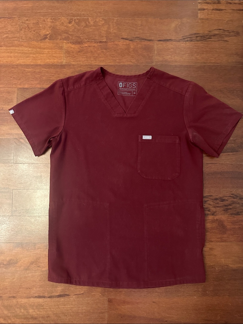 Figs Men’s Chisec Scrub Top in Burgundy, XS